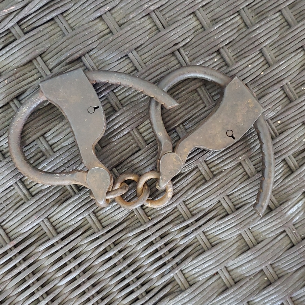 1800s Handcuffs Antique Tower's Double Lock Swivel Link Handcuffs - Picture 15 of 15